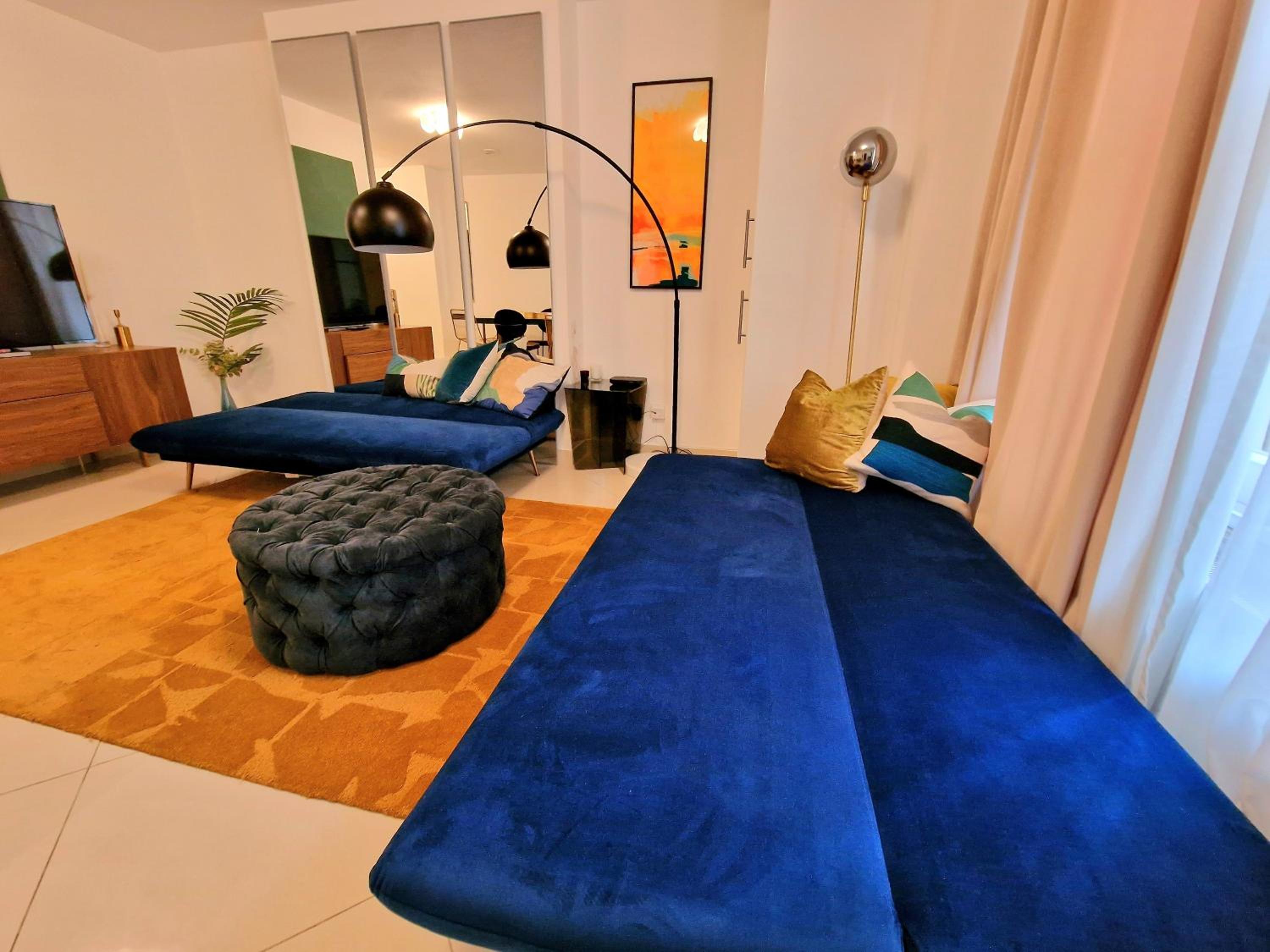 Modern Hyde Park Home with Private Entrance & Private Back Patio near Bayswater & Paddington Stations