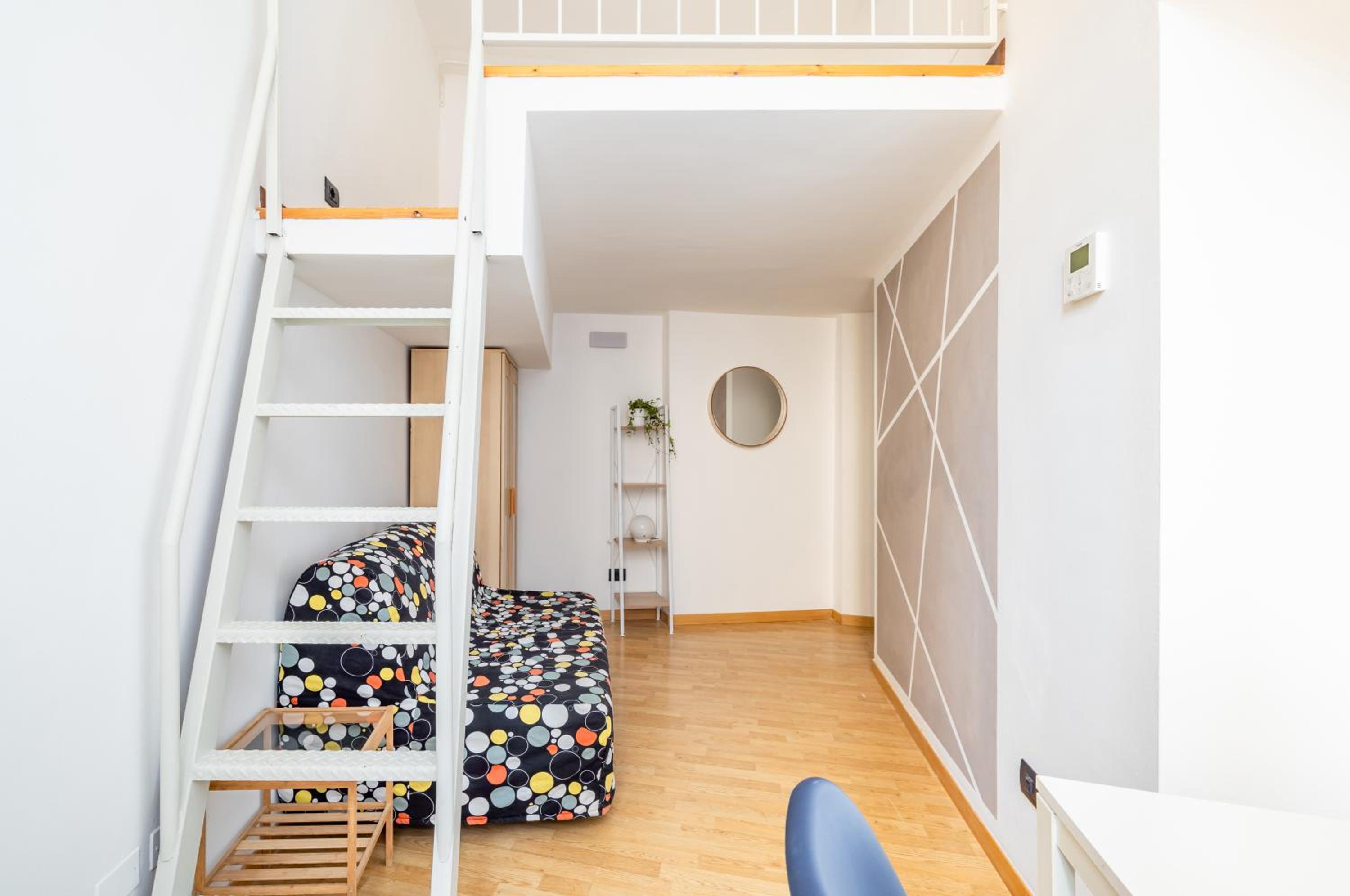 GuestHost - Milano Magenta Long Let Apts