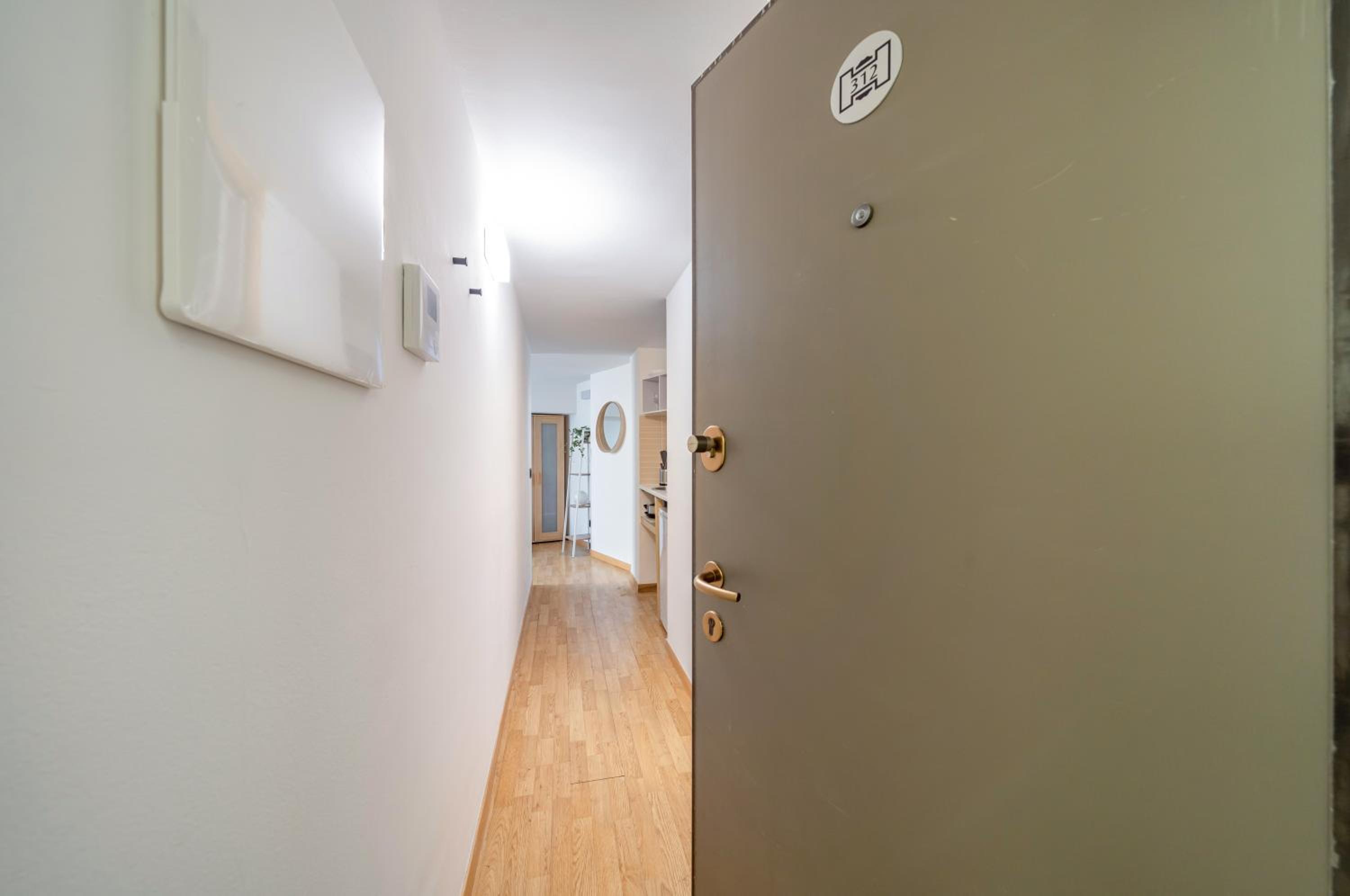 GuestHost - Milano Magenta Long Let Apts