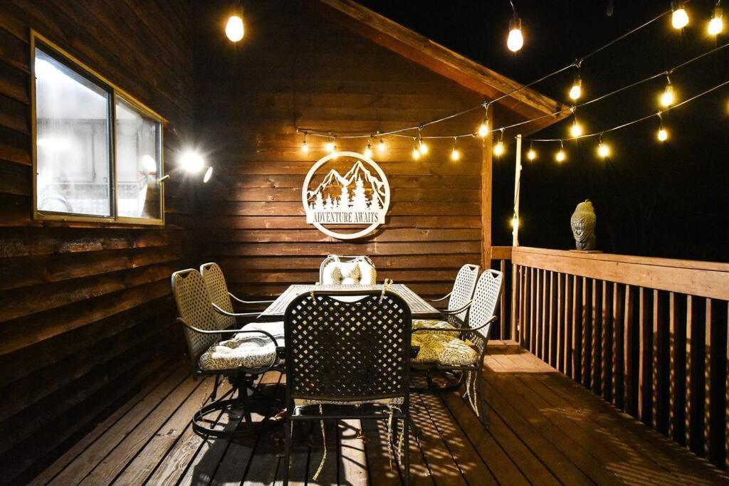 Free Resort Passes - Hot Tub - Sauna - Views - Fast Wi-Fi - Pet Friendly view 3