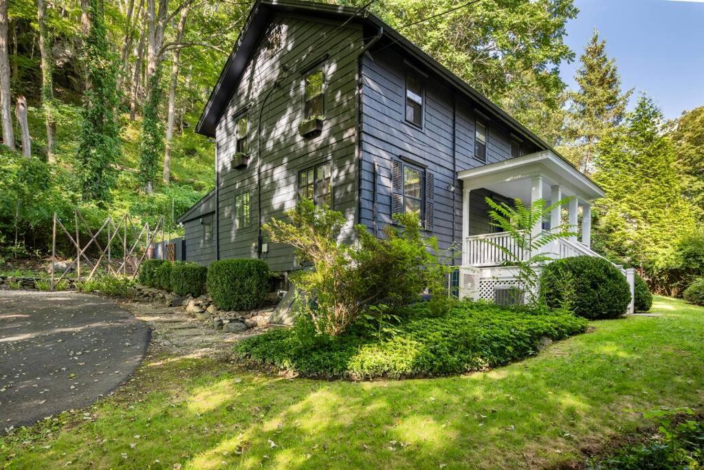 Exquisite Bedford Lux Retreat. view 5
