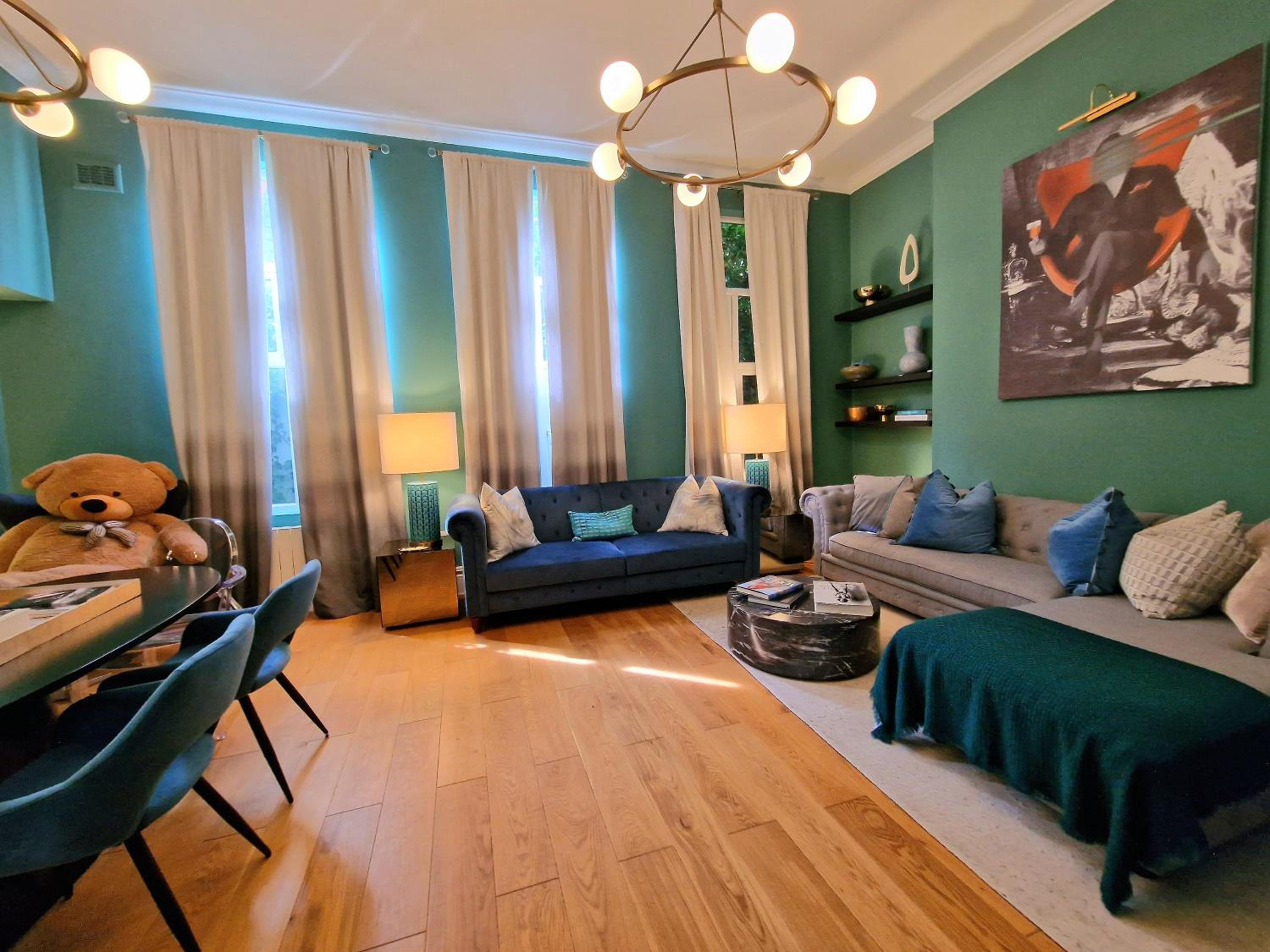 Stunning Hyde Park Home, Ground Floor Maisonette, Duplex, near Tube Metro Stations