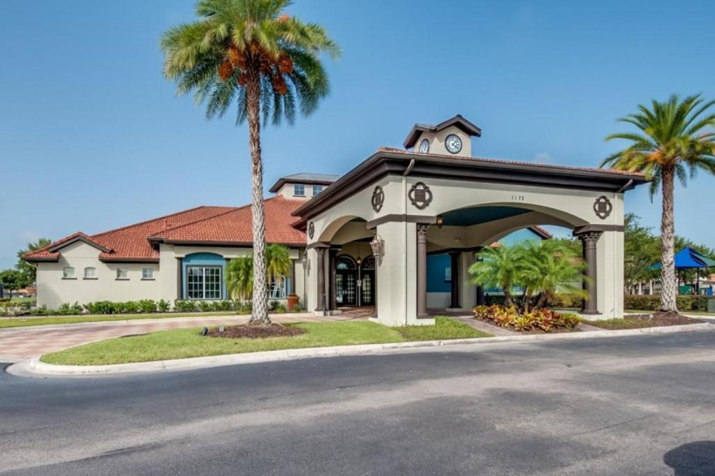 New! Spacious W Resort Pool 12 Min From Disney view 3