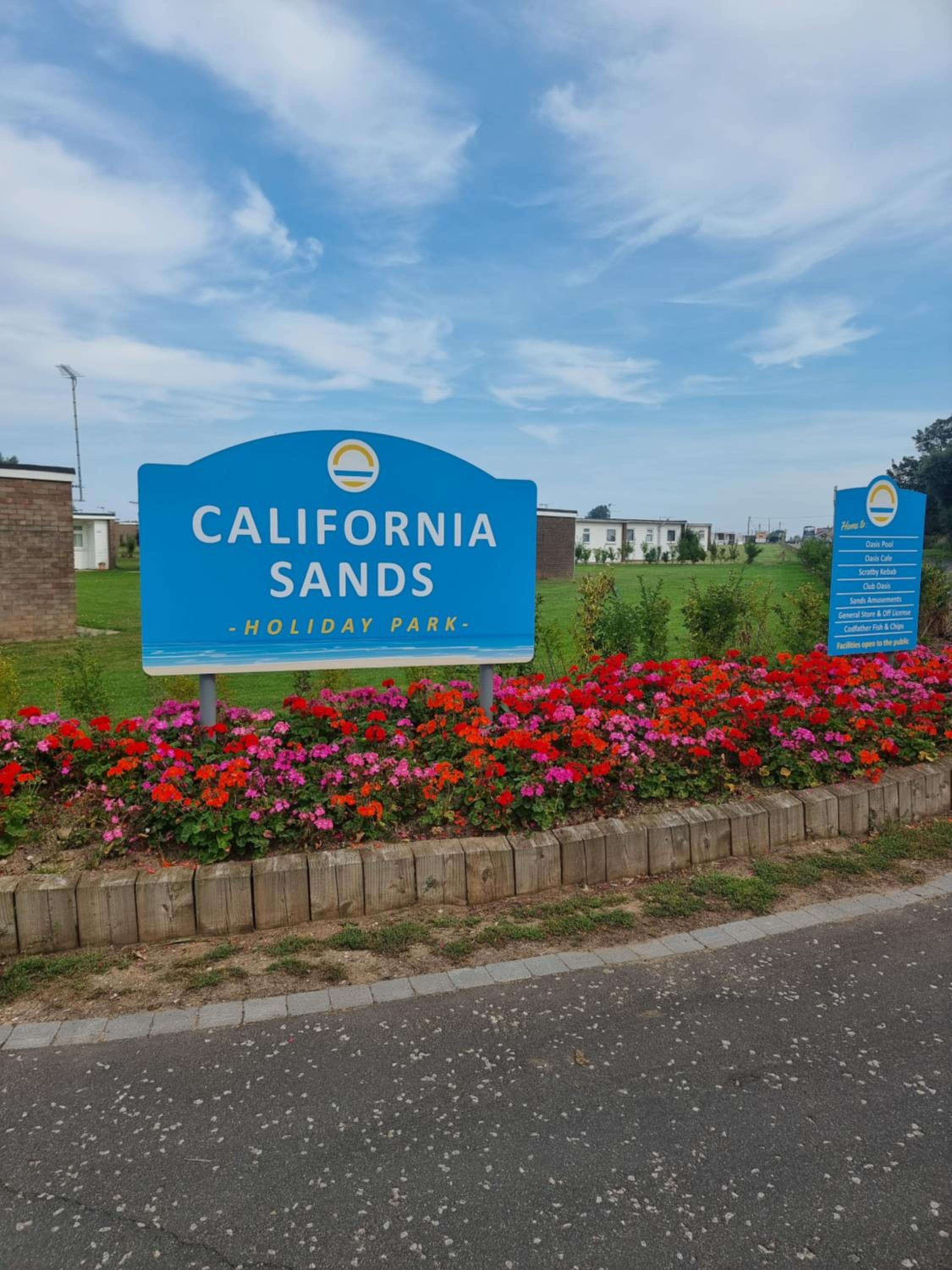Sands Holiday Chalet Dog friendly, free wifi, swimming pool and new gym passes and free club entry view 3