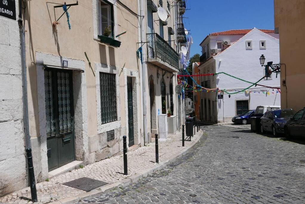 Alfama's Hidden Terrace Gem view 2