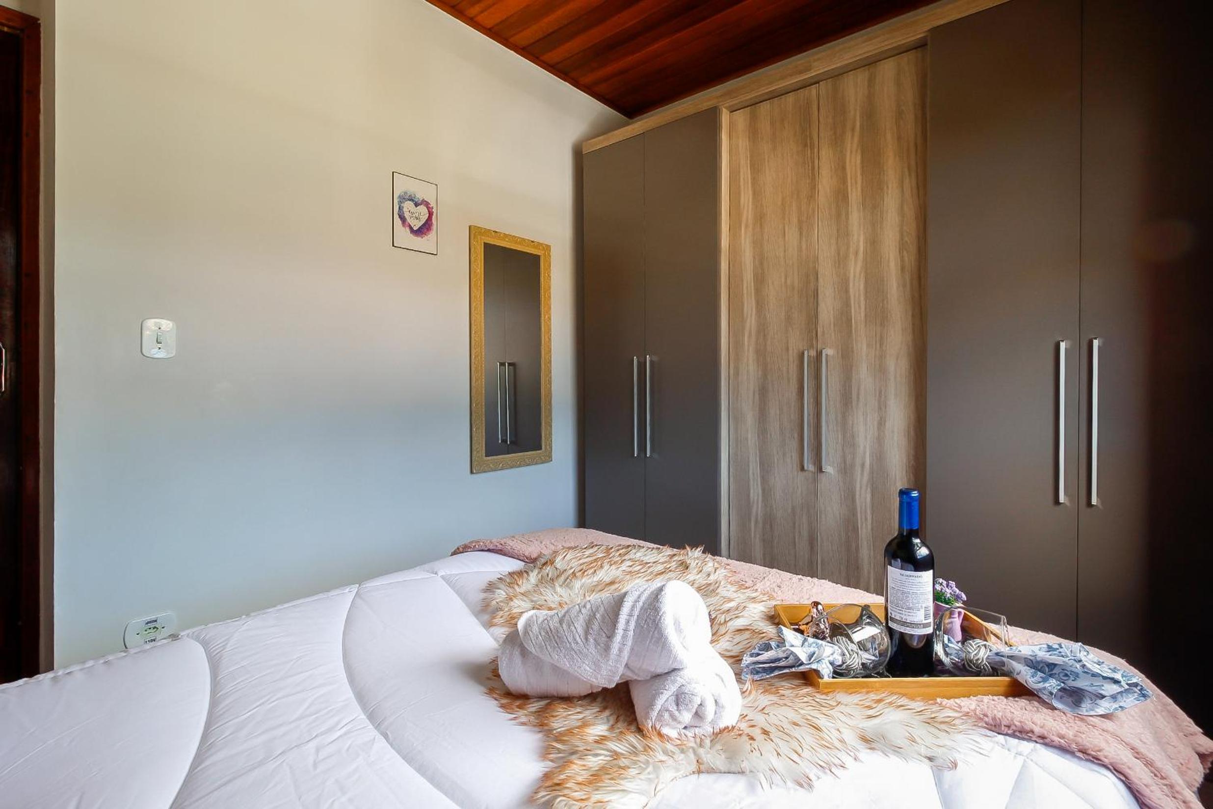 Apê Inteiro| 2Qts| Estacionamento| Wi-Fi 350| Pet Friendly| Ao Lado do Parque das CEREJEIRAS