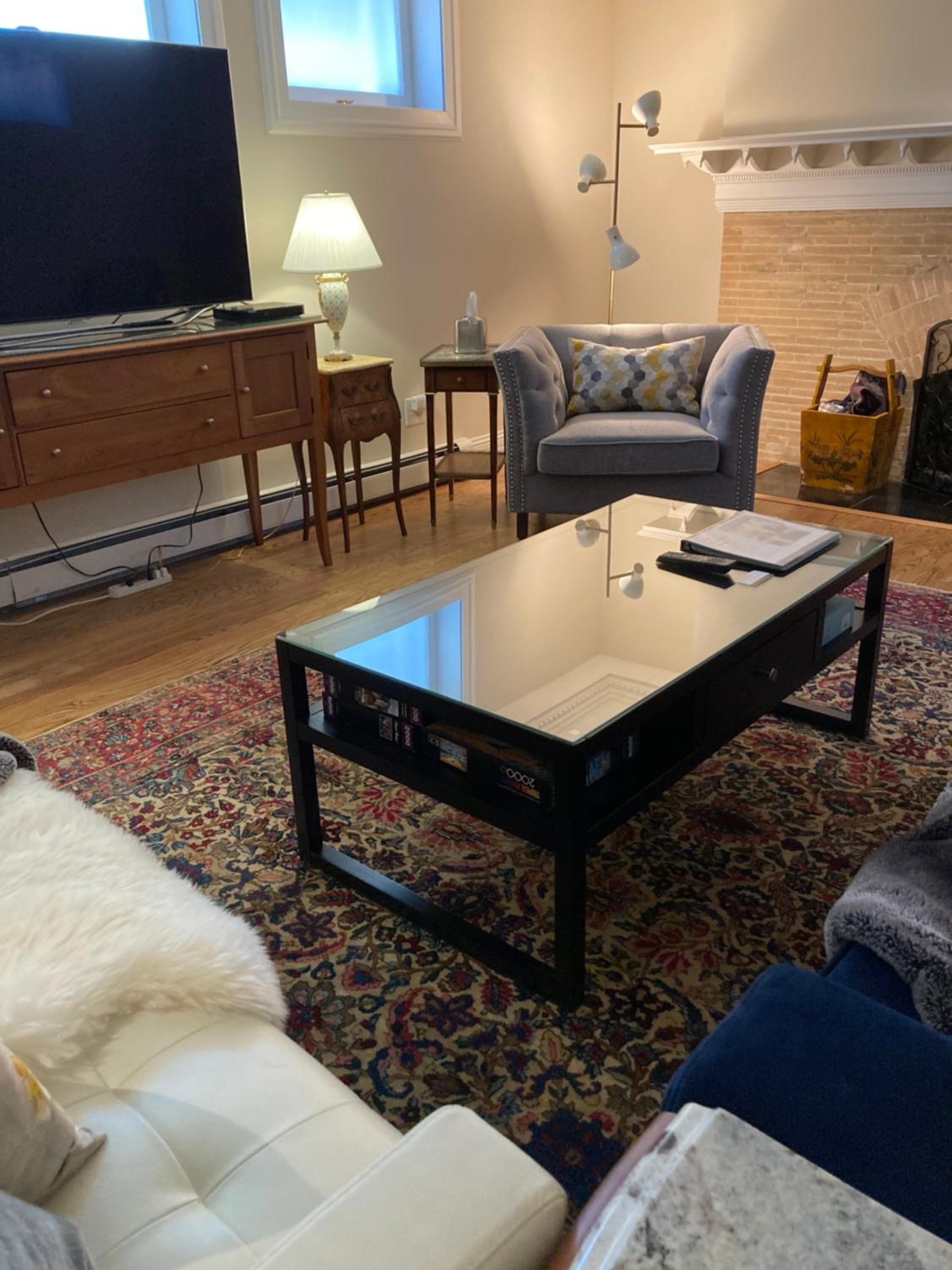Pineapple House, Spacious 1st Floor Apartment! City Center! 96 Walk Score! FREE parking! view 3