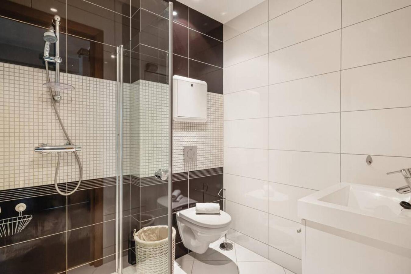 Dinbnb Apartments I Roof Terrace & Laundry in Sandviken view 3