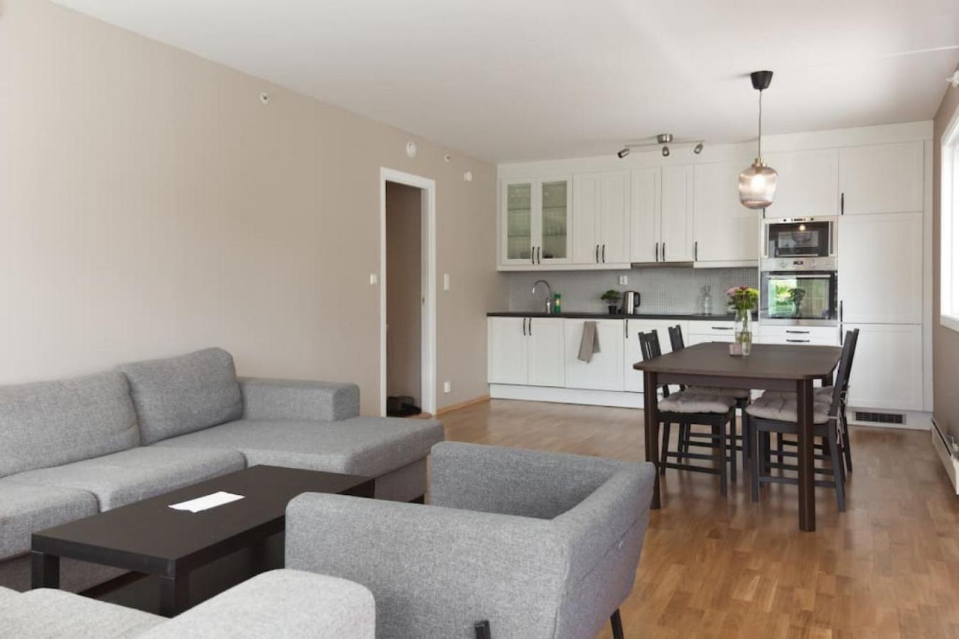 Dinbnb Apartments I Family-Friendly & Spacious 2-Bedroom with Parking view 2