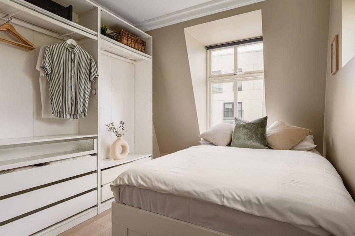Dinbnb Apartments I New 2021 I SONOS and SMART TV view 3
