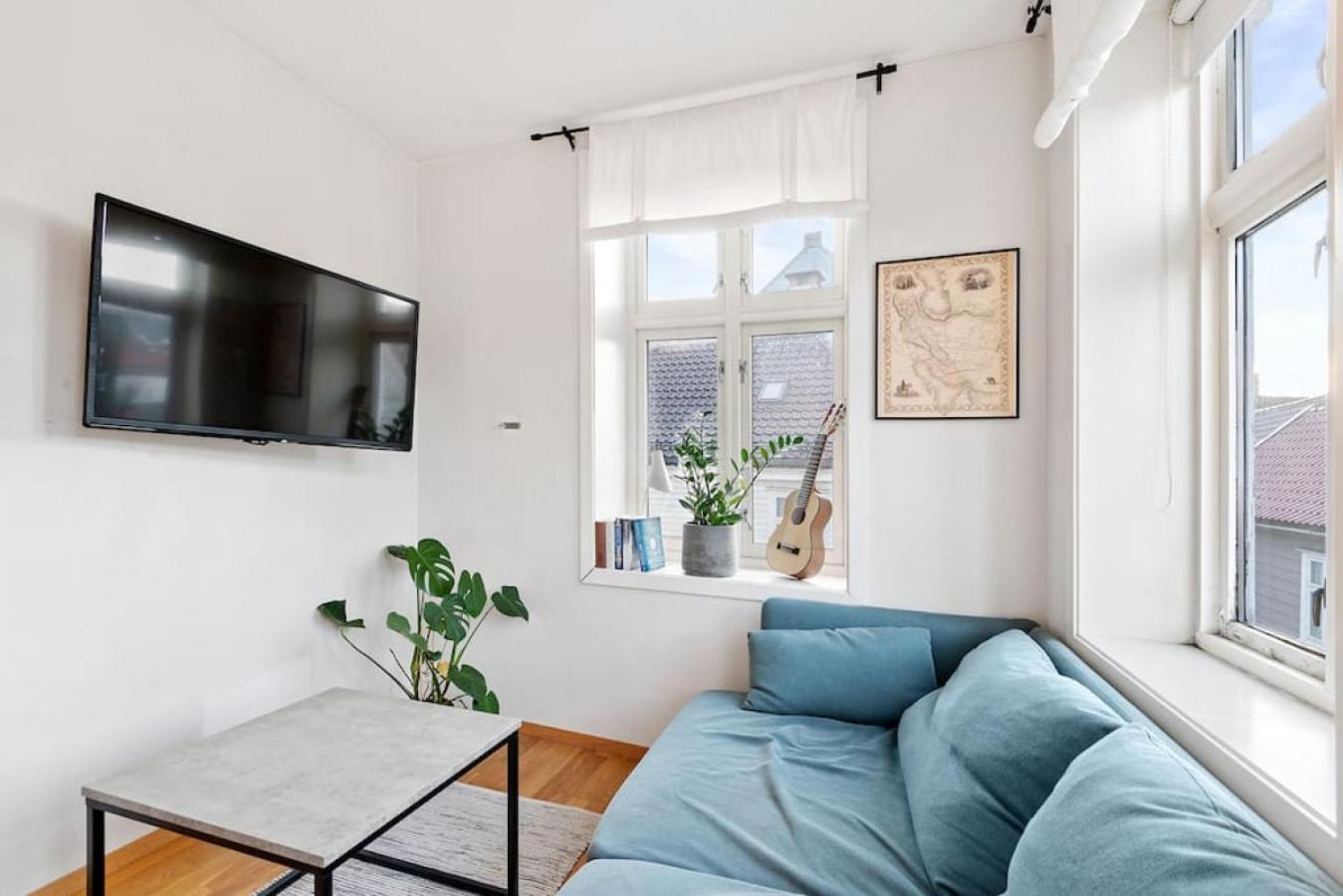 Dinbnb Apartments I Cozy 1-Bedroom Nestled in the Heart of Bergen view 2