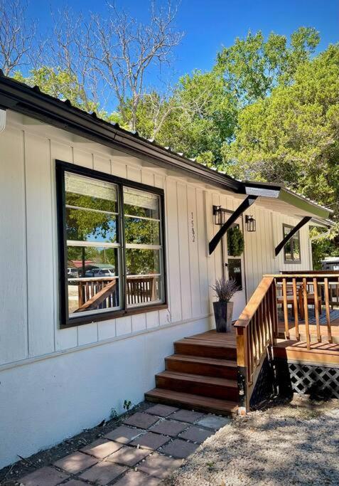 Canyon Lake/River House Retreat-Best Location! view 4