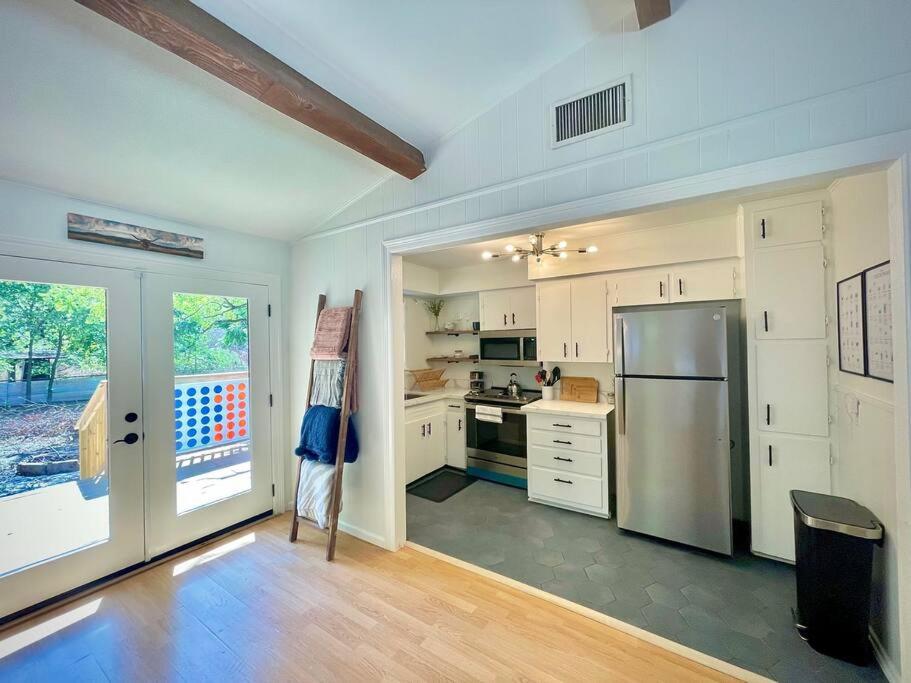 Canyon Lake/River House Retreat-Best Location! view 5