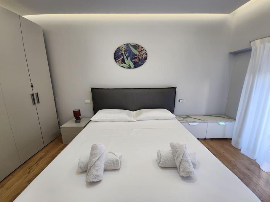 Cozy Midtown Apartment in Tirana