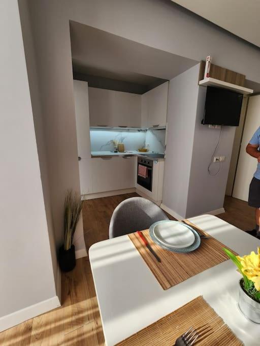 Cozy Midtown Apartment in Tirana