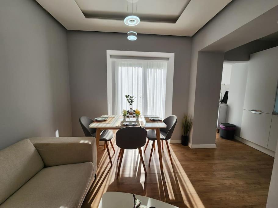 Cozy Midtown Apartment in Tirana