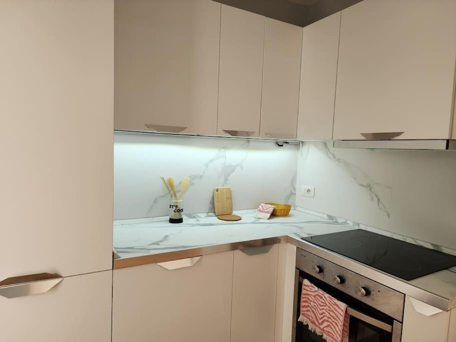 Cozy Midtown Apartment in Tirana