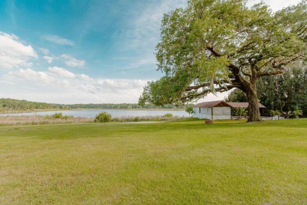 4,800 sf Estate Pool Lake Weddings and Events
