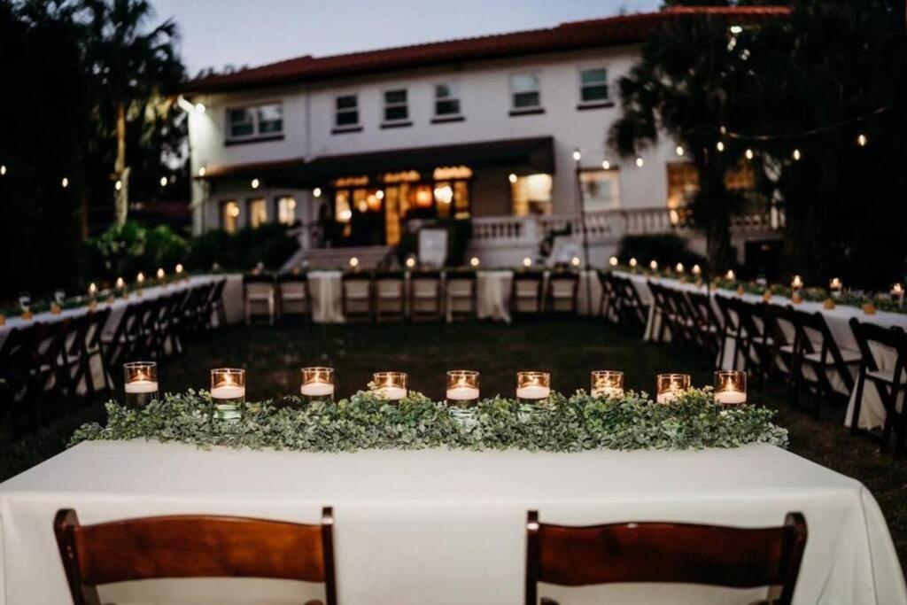 4,800 sf Estate Pool Lake Weddings and Events