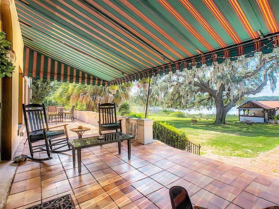 4,800 sf Estate Pool Lake Weddings and Events
