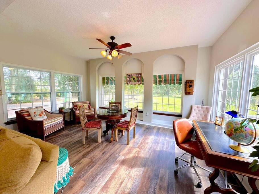 4,800 sf Estate Pool Lake Weddings and Events