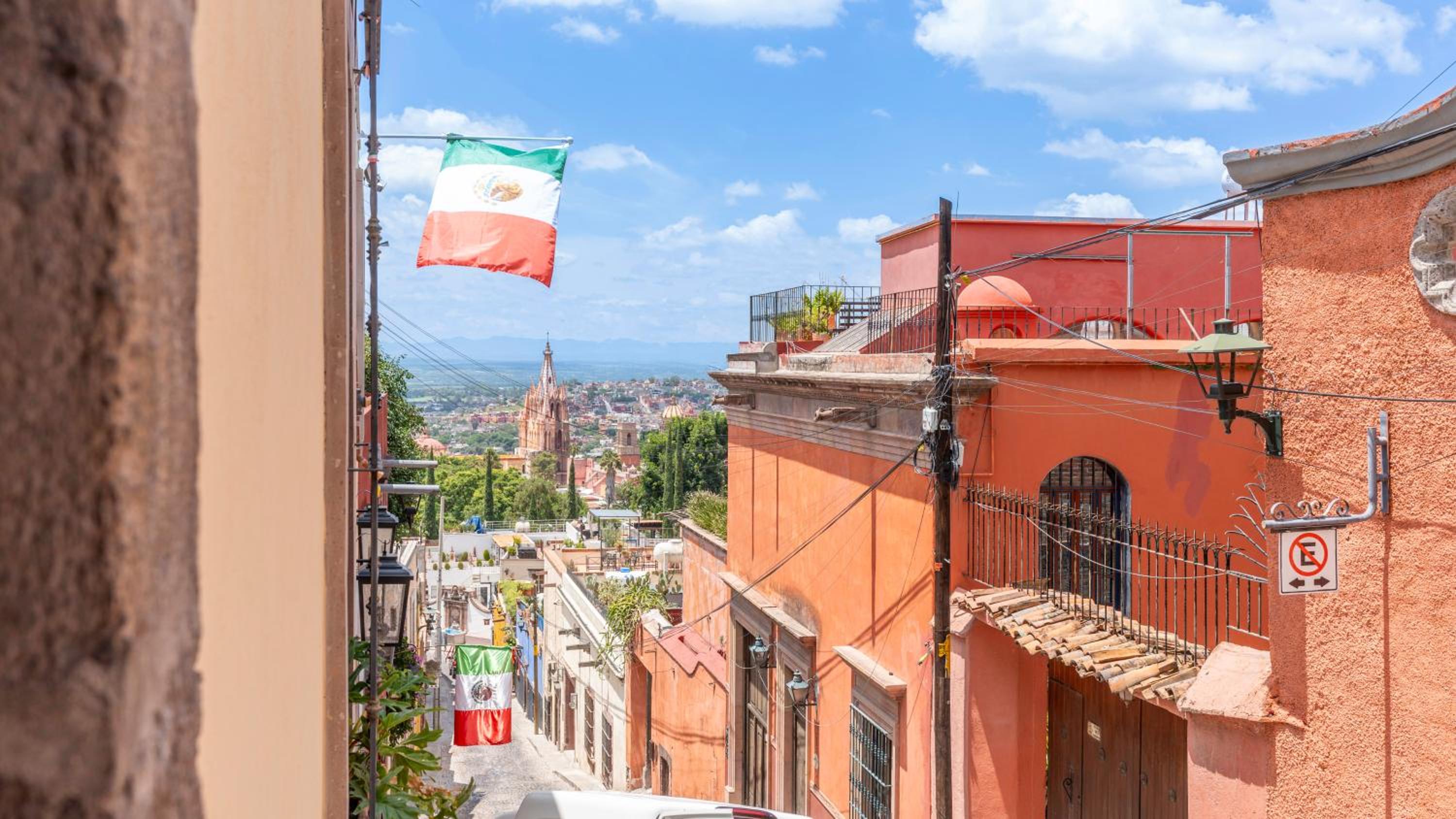 Centro 2BR, Rooftop Terrace, Walk to Parroquia view 2