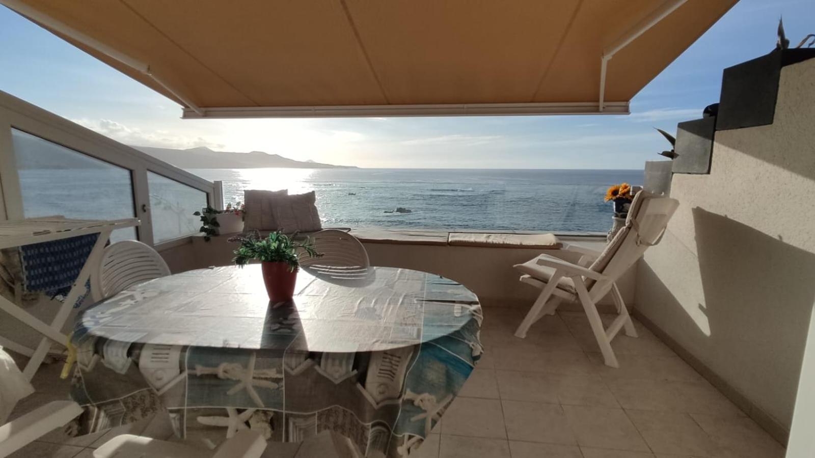 APARTAMENTO PRIMERA LINEA 