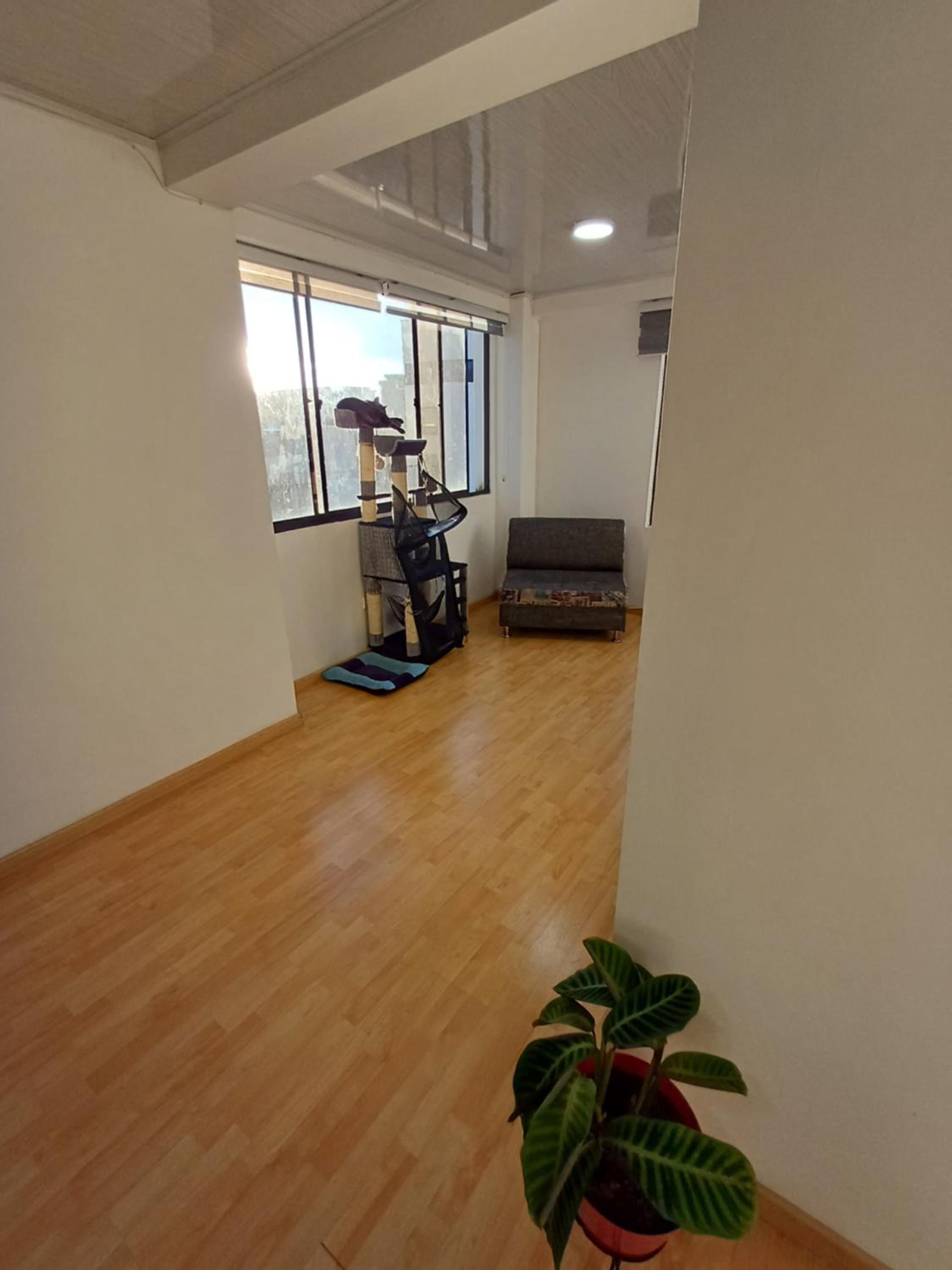 Amplia Habitación En El Cable