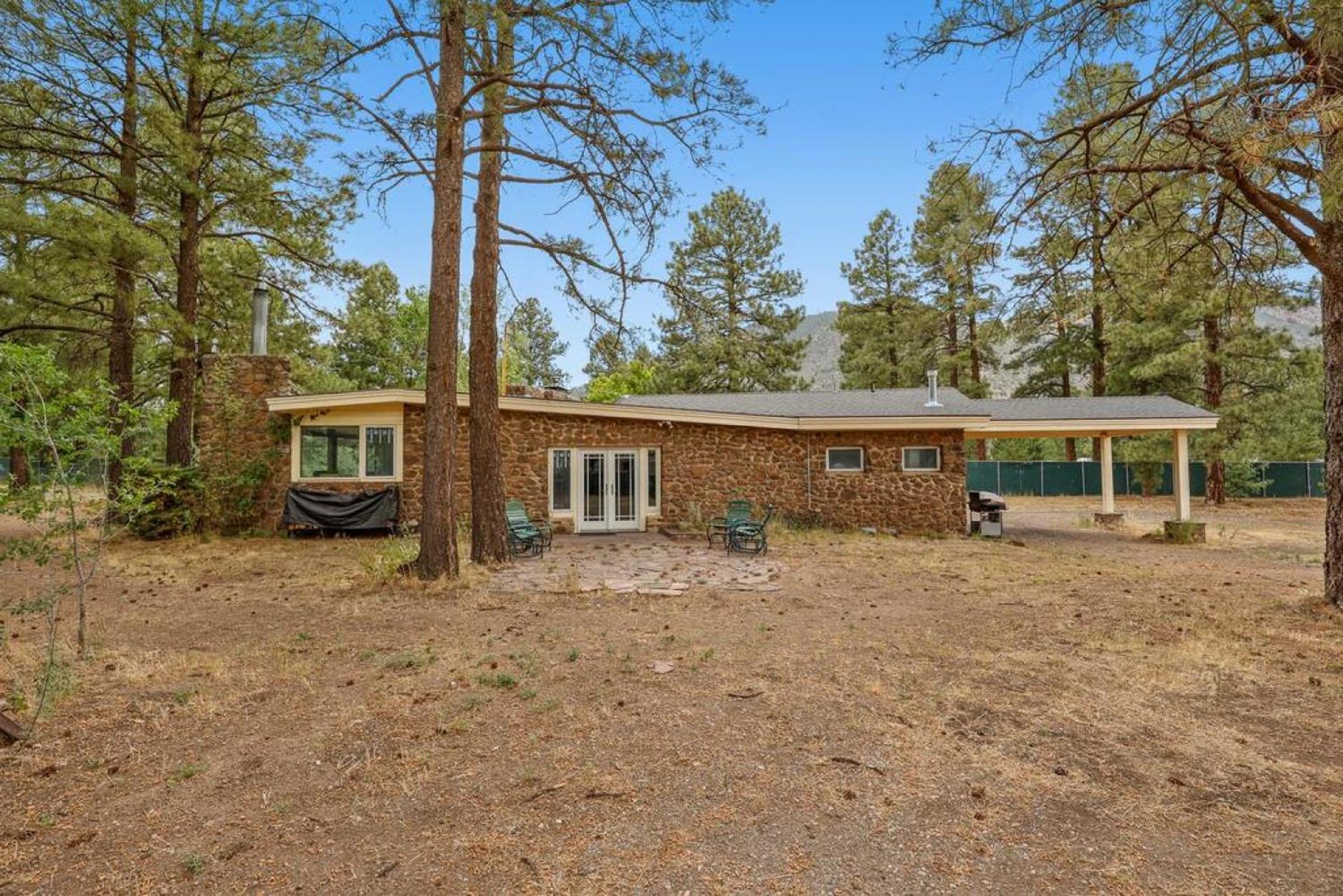 Historic Ranch house AC on forest acres in town view 5