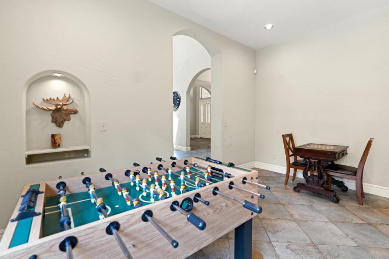 Lone Oak Lodge with AC Forest views view 4