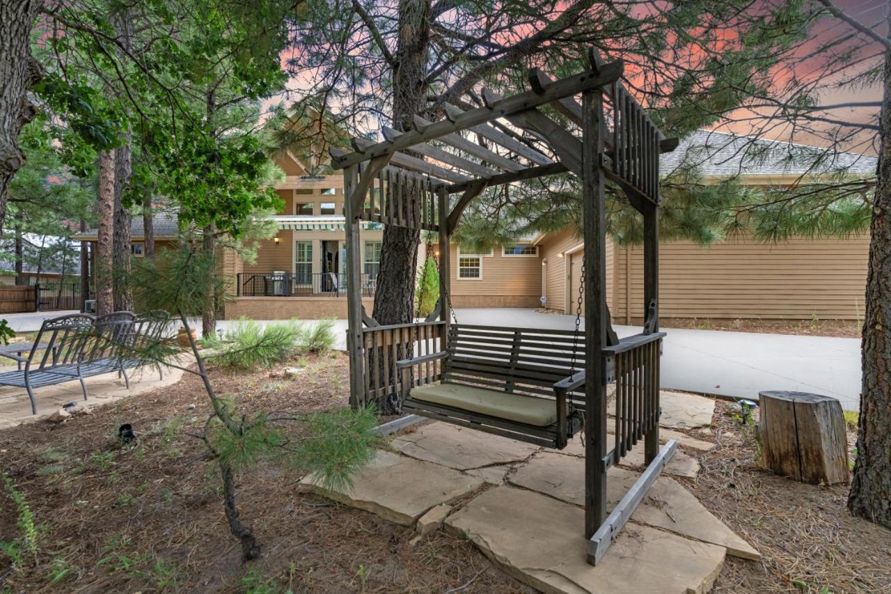 Lone Oak Lodge with AC Forest views view 5
