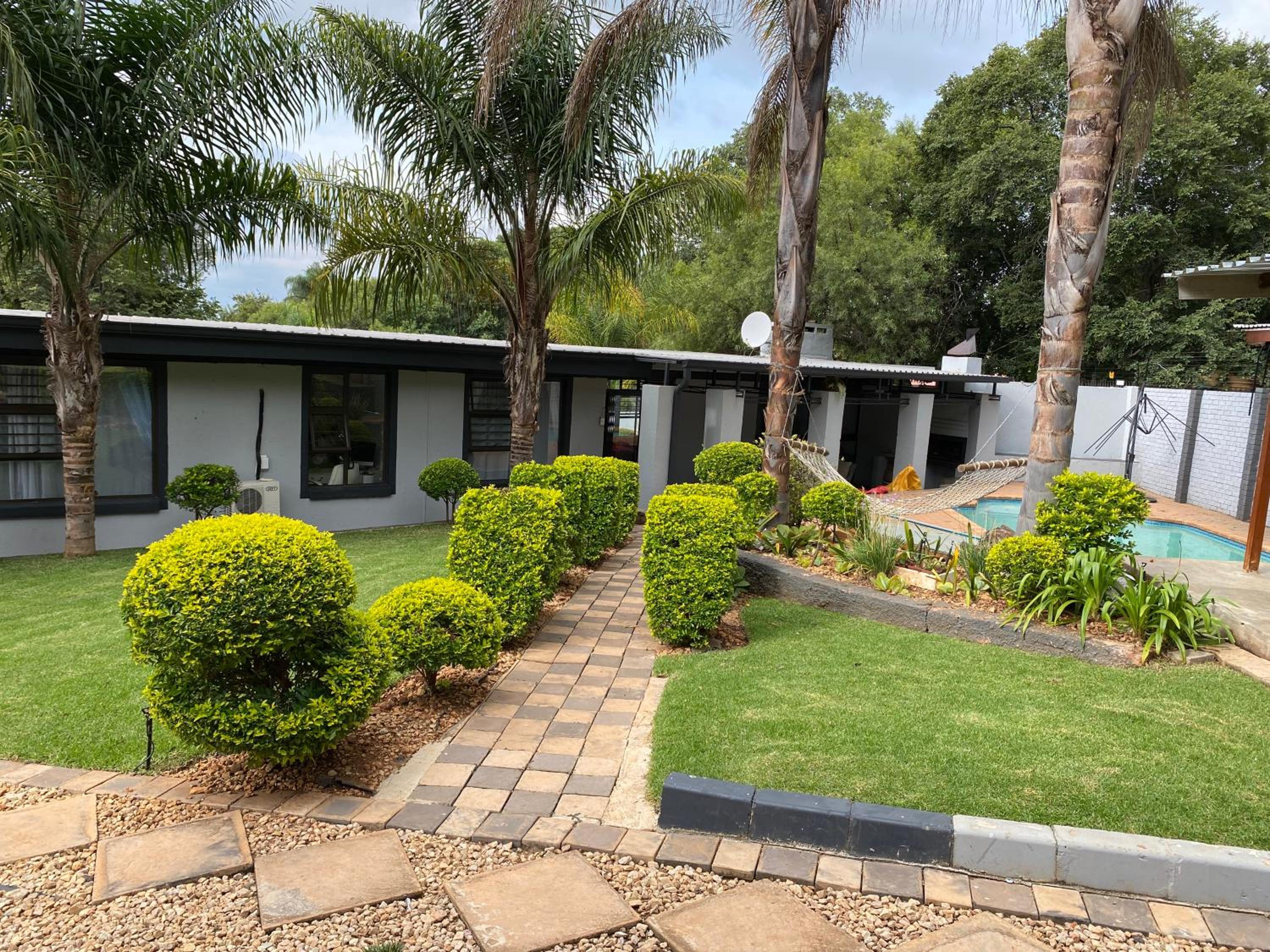 Bridgelamour Guest House view 5