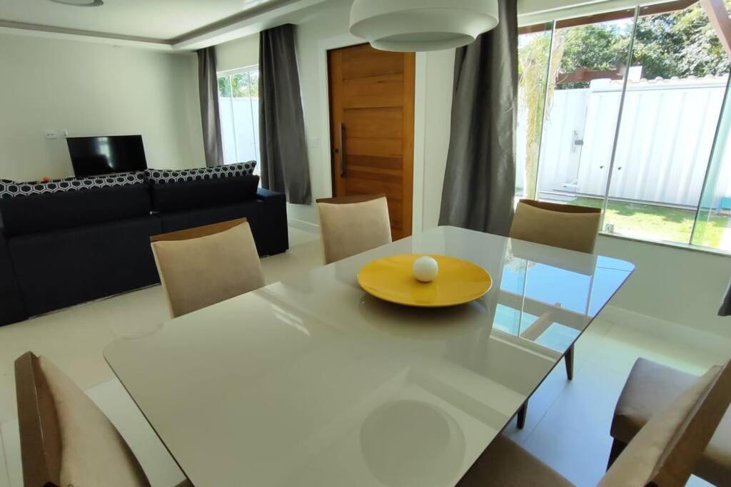 Casa 3 suítes, piscina e area gourmet em Búzios