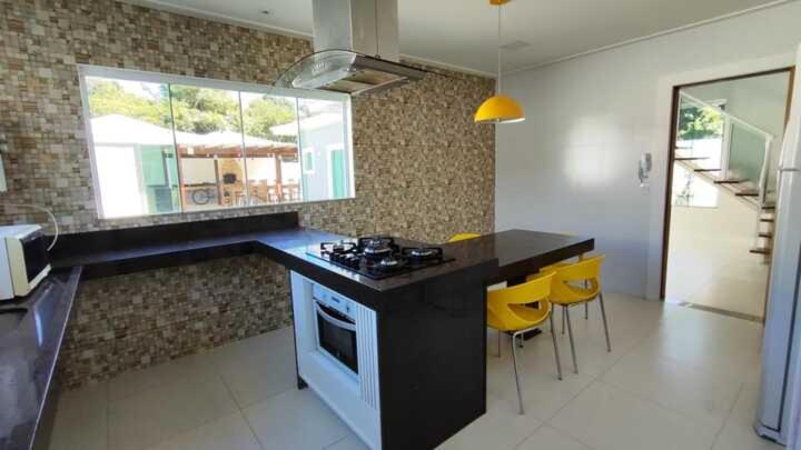 Casa 3 suítes, piscina e area gourmet em Búzios