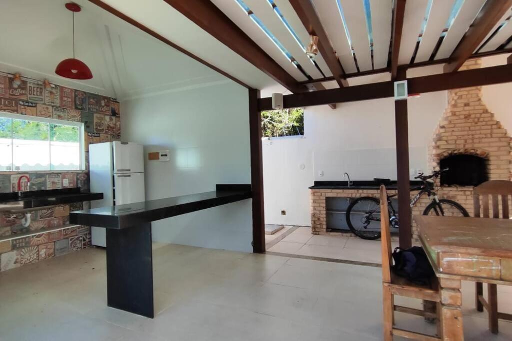 Casa 3 suítes, piscina e area gourmet em Búzios