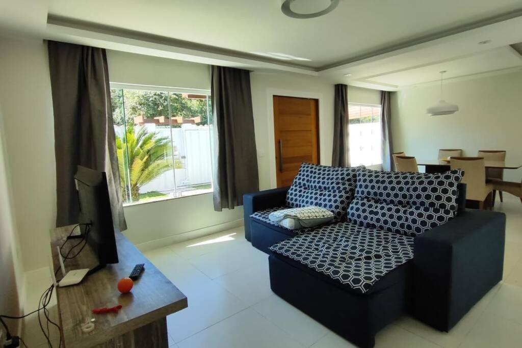Casa 3 suítes, piscina e area gourmet em Búzios