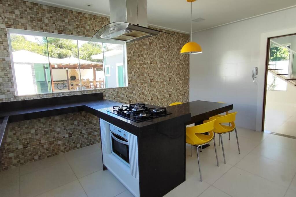 Casa 3 suítes, piscina e area gourmet em Búzios