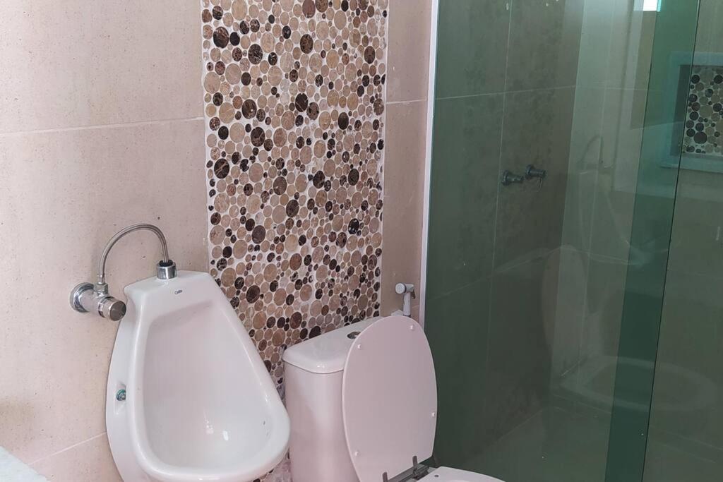 Casa 3 suítes, piscina e area gourmet em Búzios