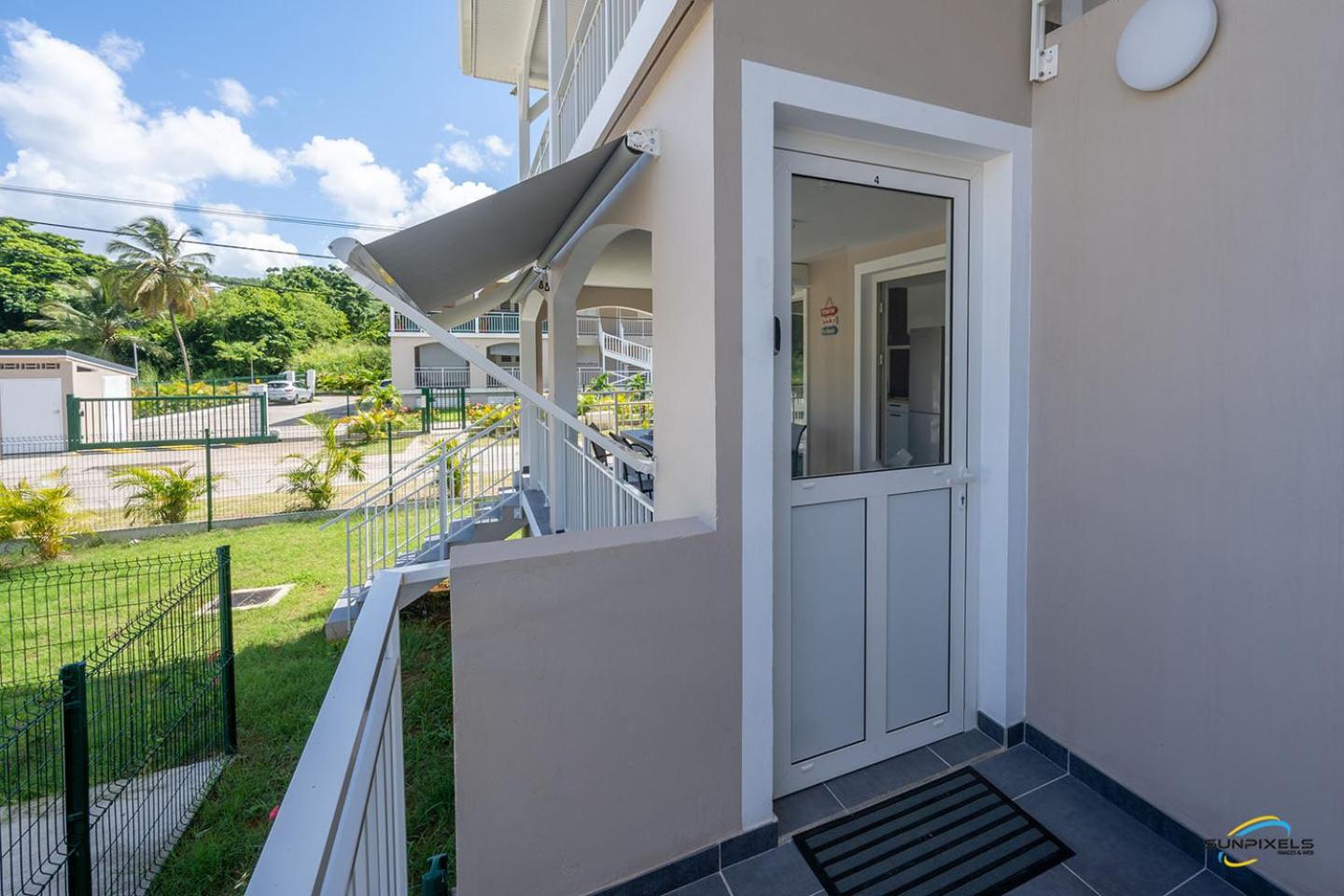 L'Anse Plage appartement 2 chambres avec spa à 200 m de la plage, jardin Privé et Parking view 5