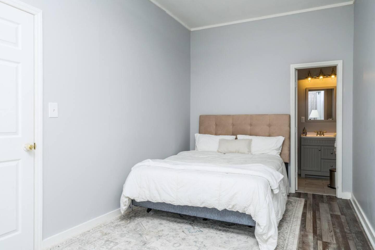 Renovated 3 bedroom close to downtown!