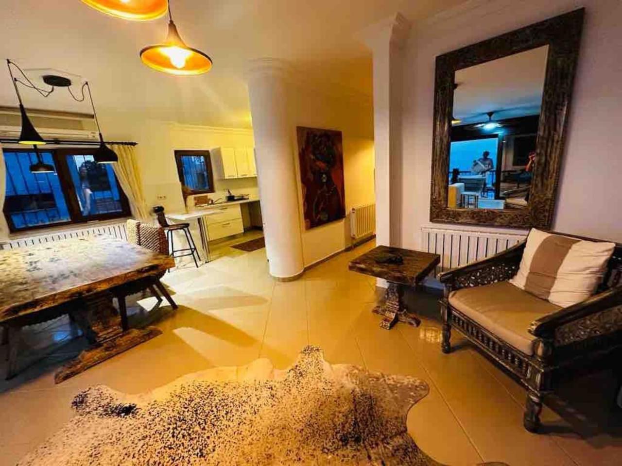 Deniz manzarali tas villa
