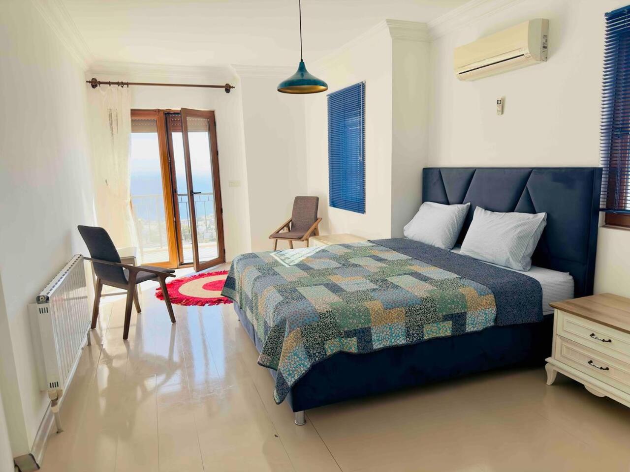 Deniz manzarali tas villa