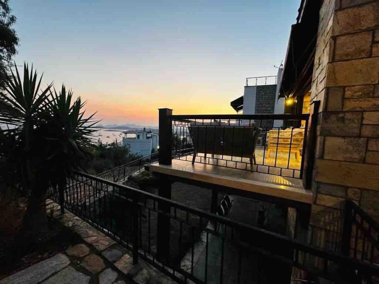 Deniz manzarali tas villa