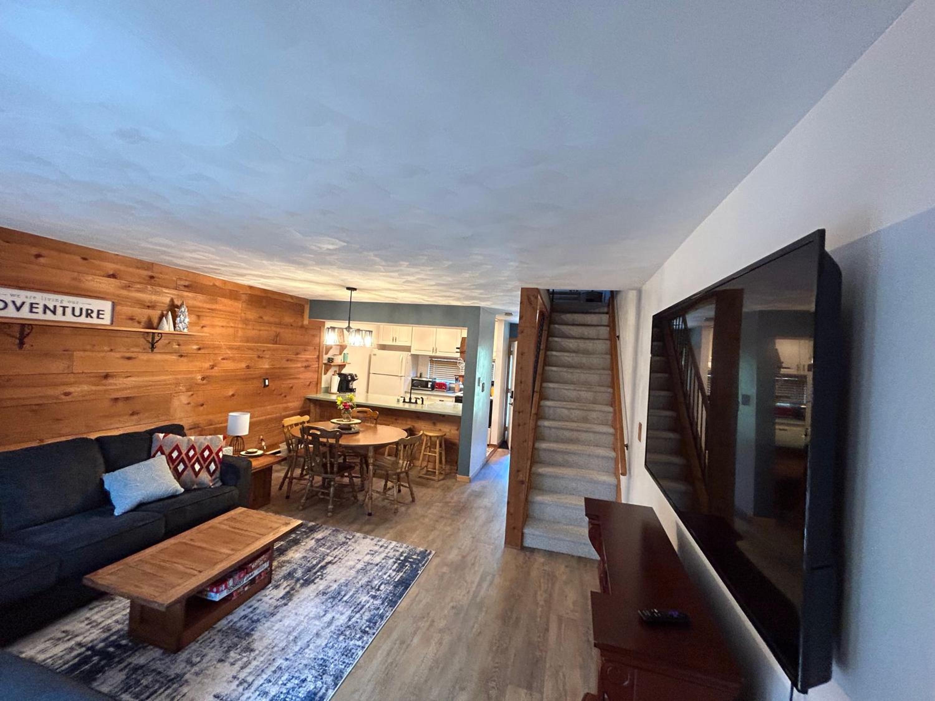 Townhouse in Seven Springs 3bed 2bath sleeps 8 aircon wifi