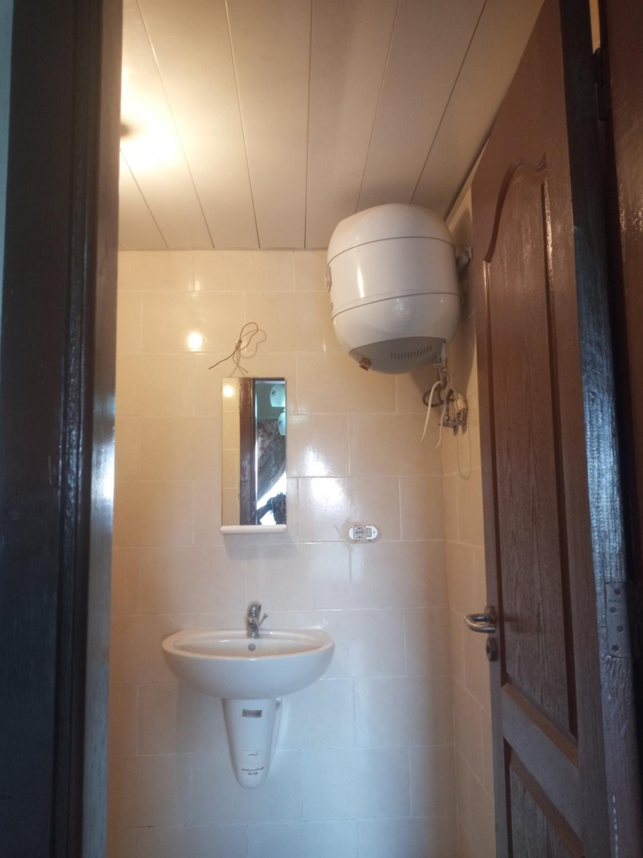 Fully furnished 2 bedroom apartment w/ 2 bathrooms view 4