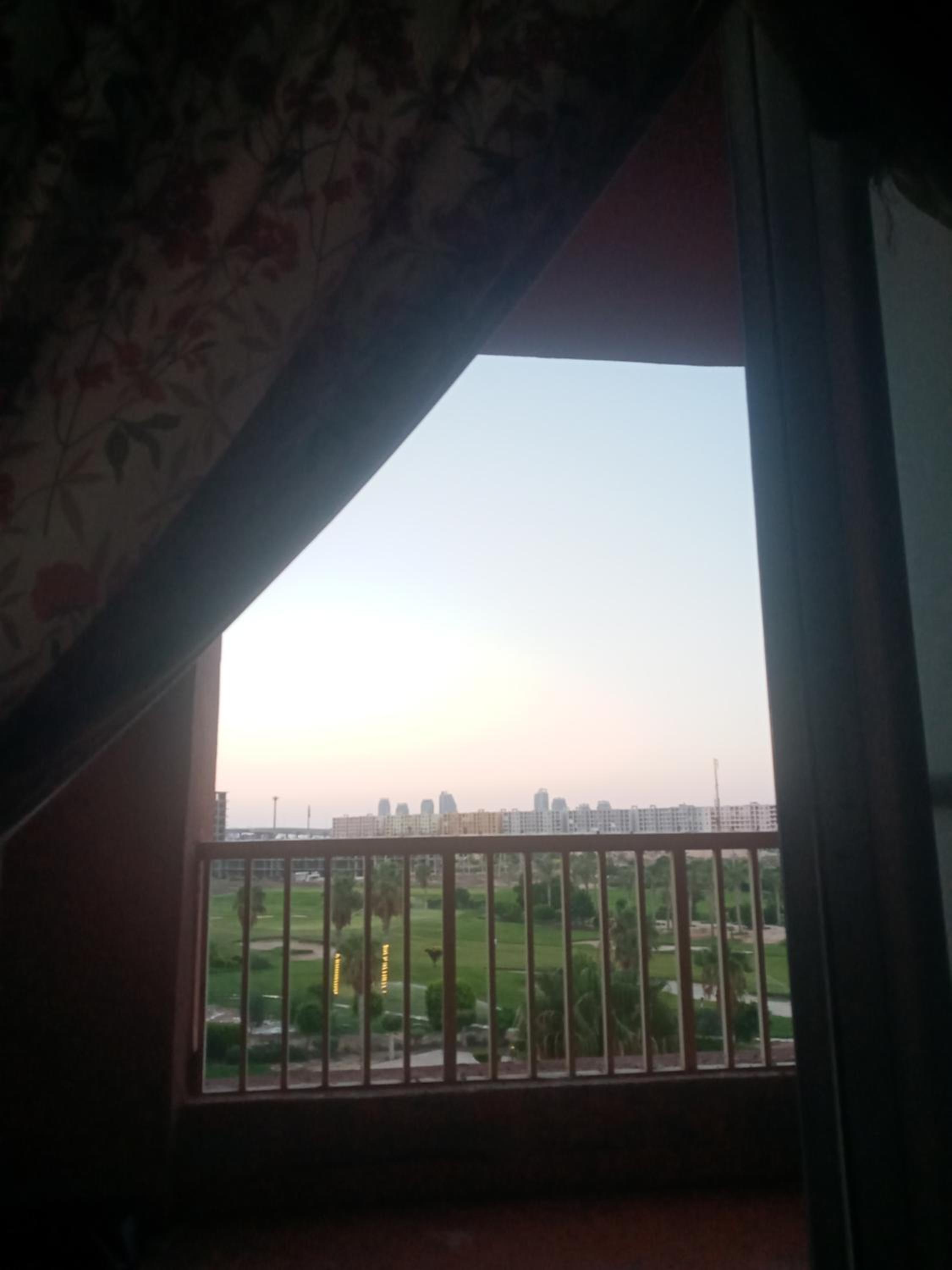 Fully furnished 2 bedroom apartment w/ 2 bathrooms view 5