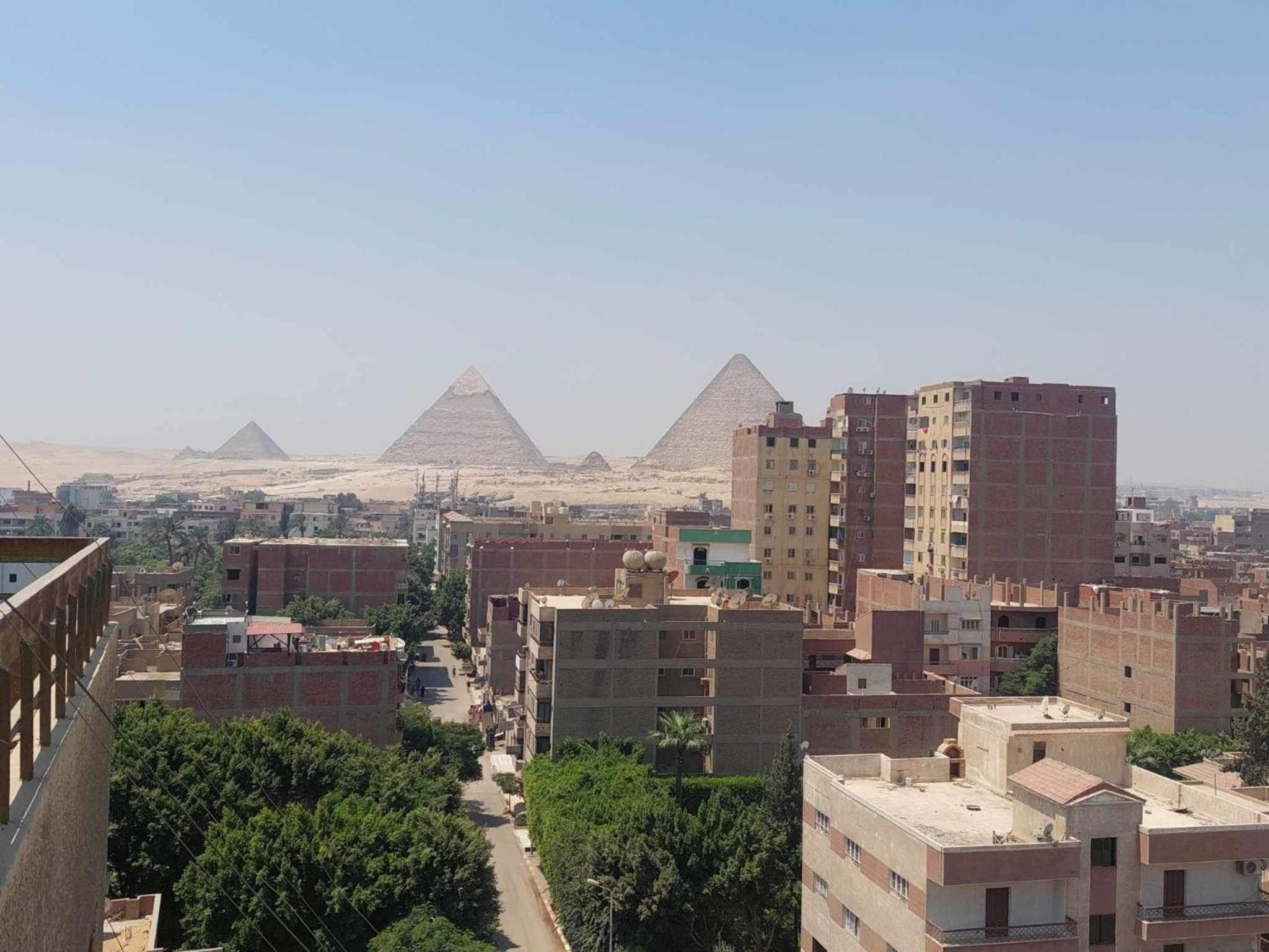 Fully furnished apartment views the Pyramids