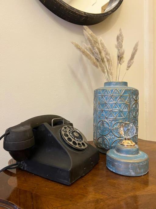 Vintage Vibrant Space !