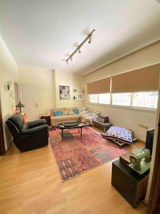 Vintage Vibrant Space !