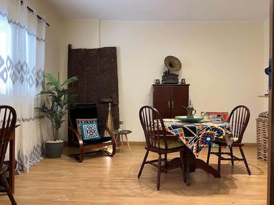 Vintage Vibrant Space !